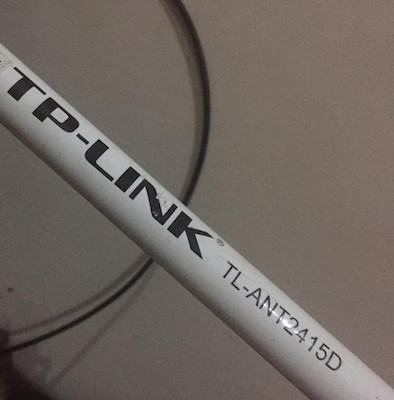 Antenna TP Link 15 Dbi omni type. This antenna is 80 cm long. When properly installed, the Wireless Library's signal can reach as far as three kilometers from a base station.