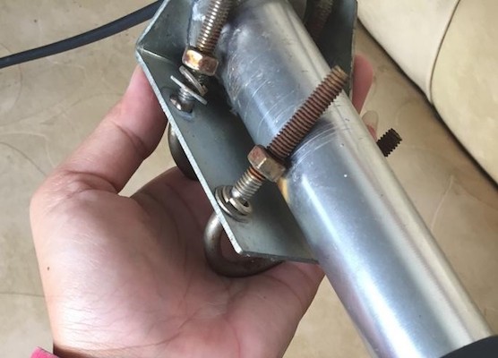 Transmitter antenna bracket