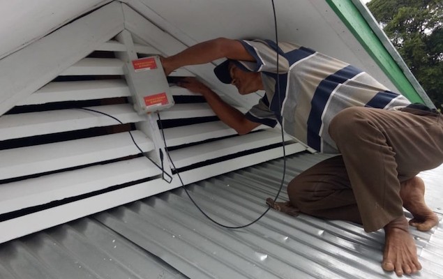 Installation of the transmitter server box